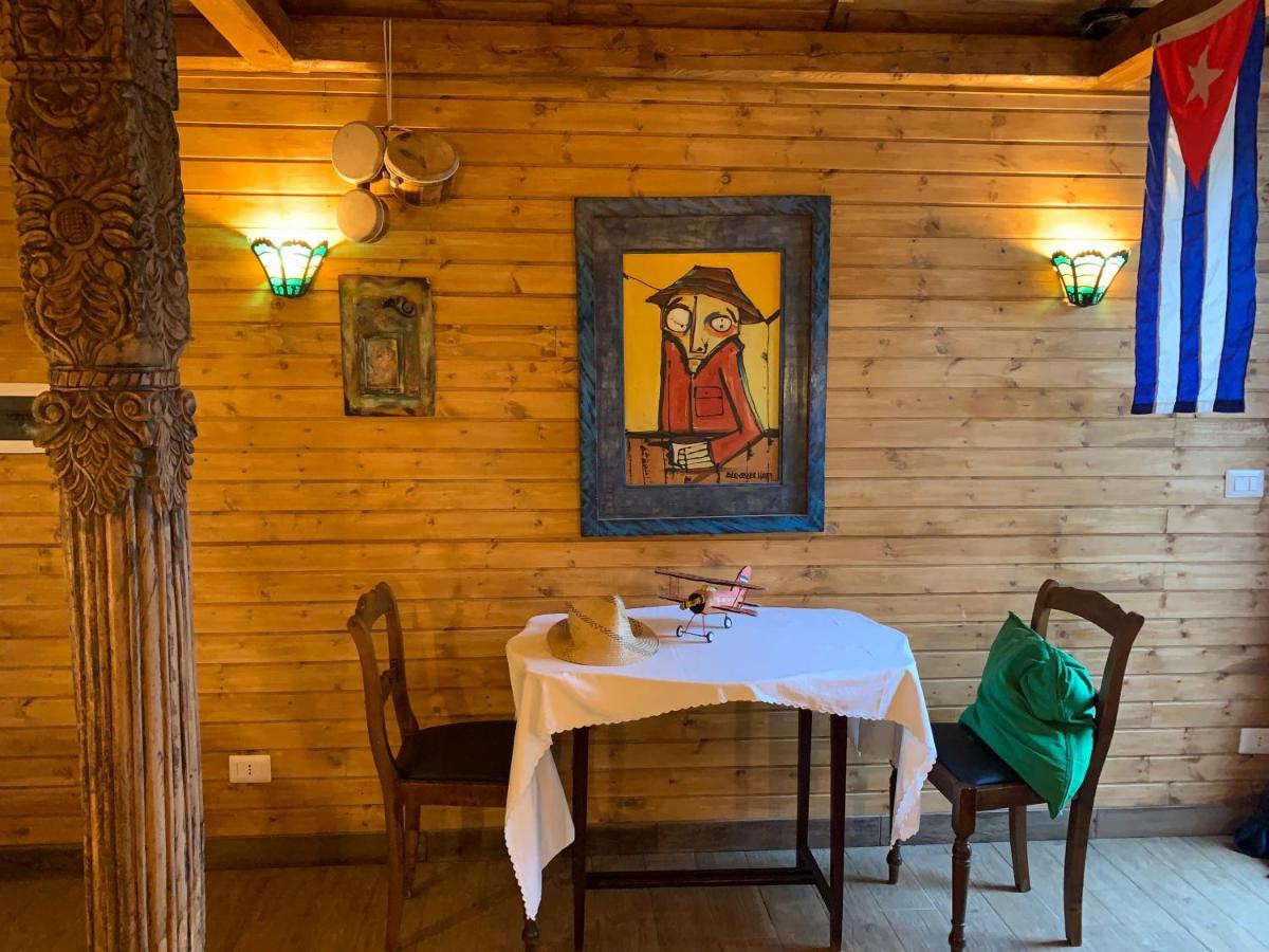 La Casa Di Emanuella - & International Couette-café Bari